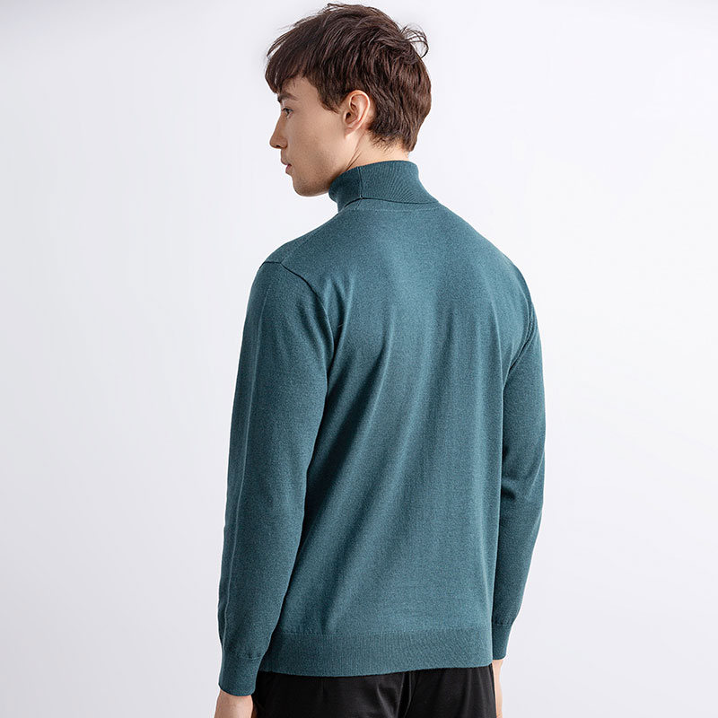 Il pullover a collo rotondo di cashmere è l'aggiunta perfetta al tuo guardaroba