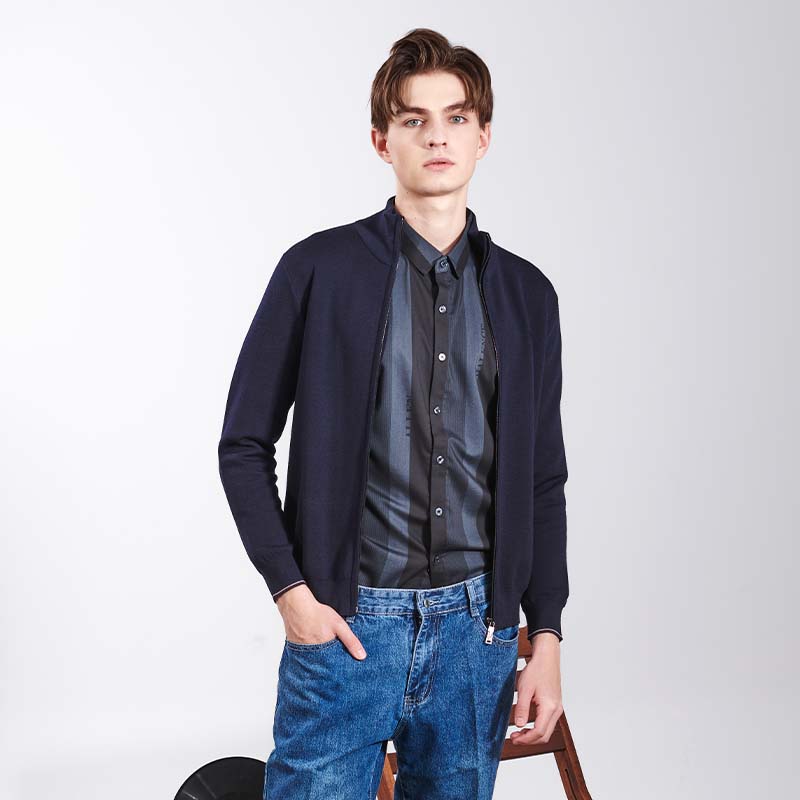 Cosa rende un cardigan in lana merino da uomo l'essenziale per il guardaroba