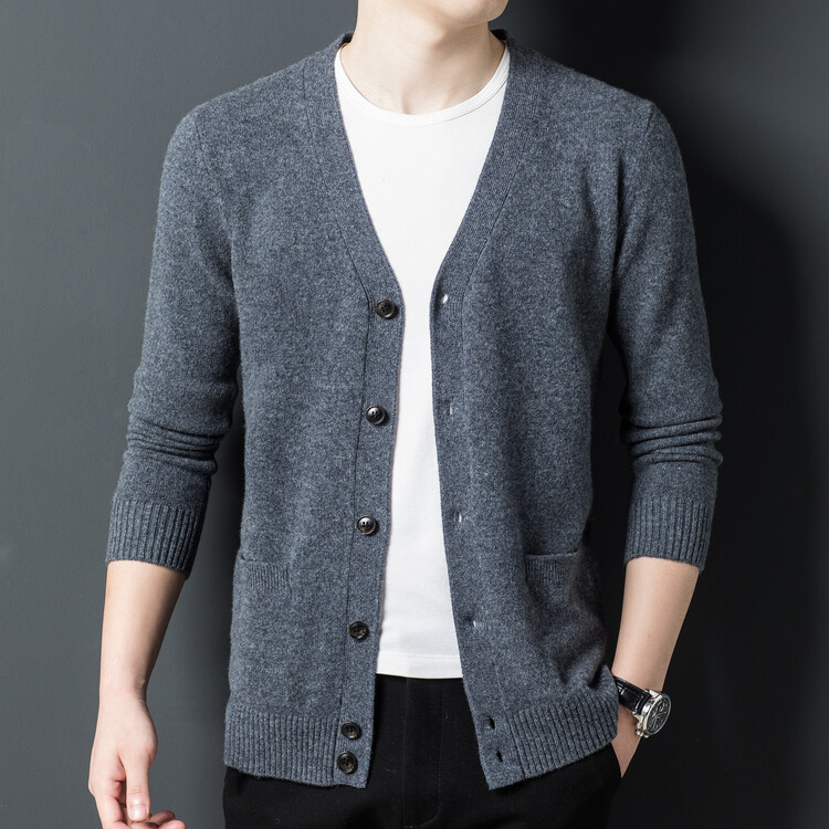 Cardigan di lana con pulsante